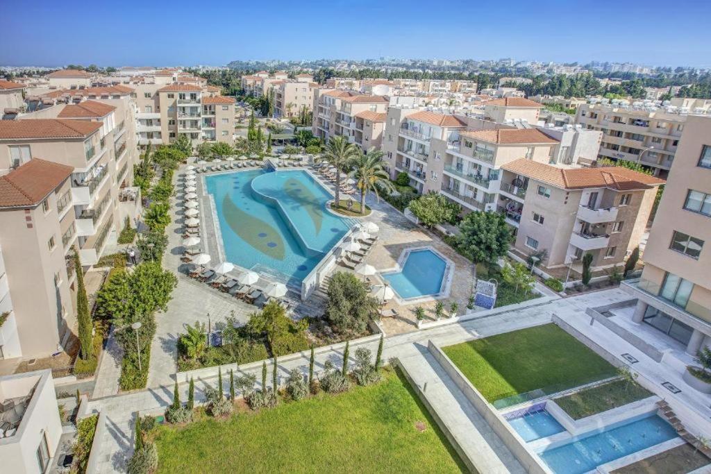 Appartement Retreat At Elysia Park With Gym Pool Paphos